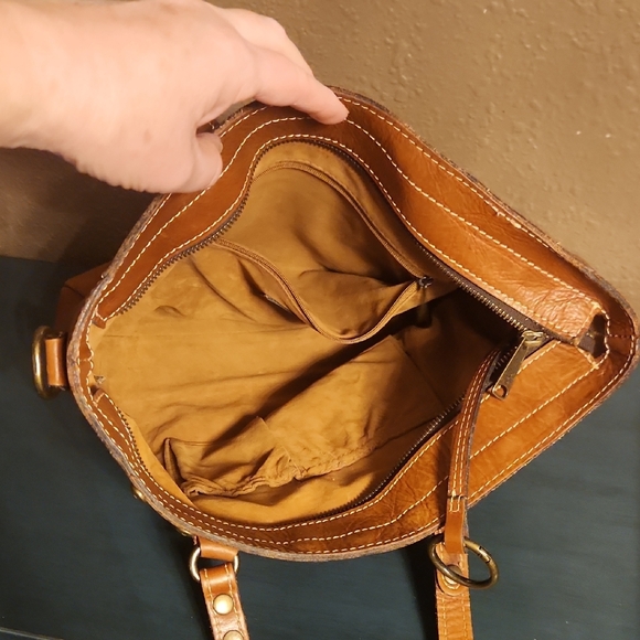 Patricia Nash Italian Leather Gava Tote - Picture 10 of 13